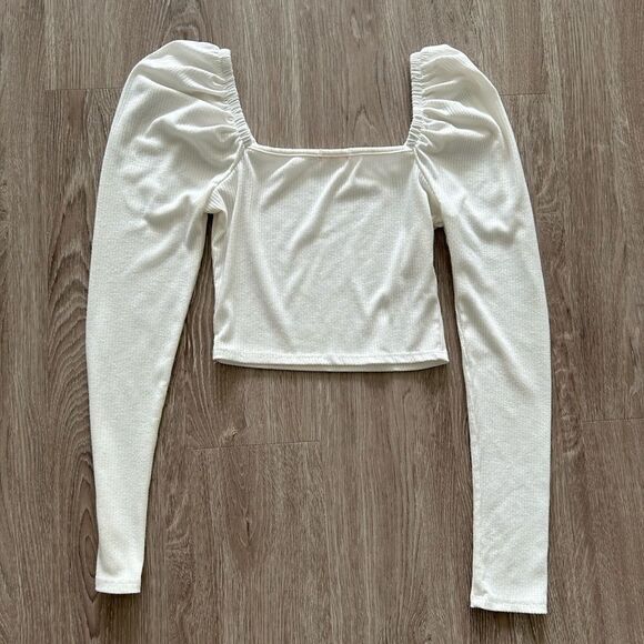 Puff Sleeve Crop Top - Picture 7 of 8